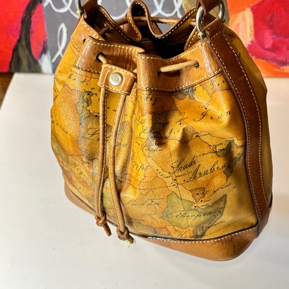 Vintage Map Print Tan Bucket Bag - Picture 10 of 12